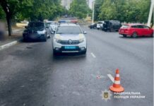 В Черноморске водитель BMW травмировал пассажирку мопеда: полиция открыла уголовное производство