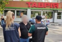 Требовал деньги за разрешение на торговлю у моря: чиновник Одесского горсовета попался на взятке
