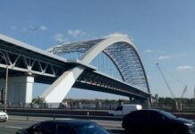 Компанія Шкіля отримала з бюджету Києва понад мільярд на добудову Подільського мосту: що не так із цим тендером
