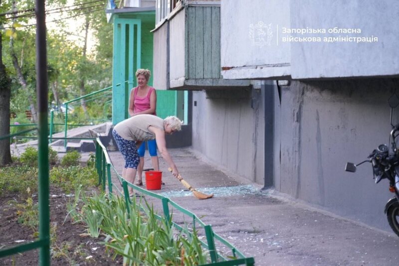Окупанти вночі атакували Запоріжжя: є поранені, зруйновані будинки
