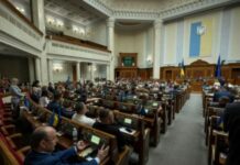 Захистили адвокатів скандальних фігурантів: в Раді проголосували за покарання журналістів