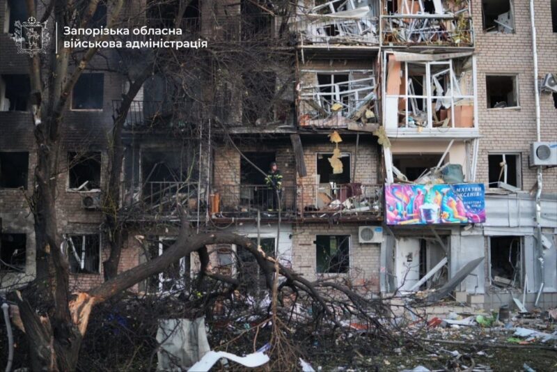 Запоріжжя та Дніпро зазнали вночі потужних ударів ворога: багато постраждалих (фото, відео)