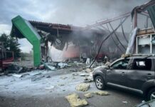 Нічна атака рф: палають склади і АЗС, поїзди курсують із затримками, є поранені
