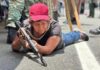 В Венесуэле раздают оружие гражданским для защиты от США