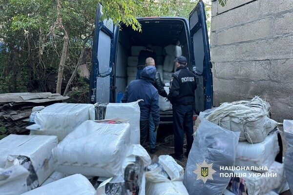 Вырыли тоннель и вынесли товар: в Одессе мужчины ограбили склад 7-го км Вырыли тоннель и вынесли товар: в Одессе мужчины ограбили склад 7-го км