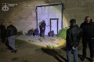 Вырыли тоннель и вынесли товар: в Одессе мужчины ограбили склад 7-го км Вырыли тоннель и вынесли товар: в Одессе мужчины ограбили склад 7-го км