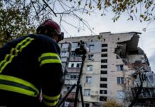 Під завалами будинку, що вибухнув у Хмельницькому, знайшли загиблих (фото, відео)
