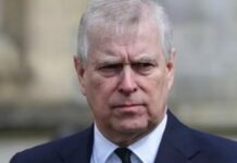 «Тиняється навколо будинку та лається»: позбавленого титулів принца Ендрю підтримала його колишня дружина Сара Фергюсон