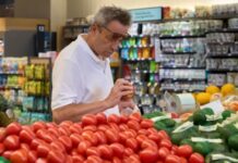Трамп отменяет тарифы на десятки продуктов питания