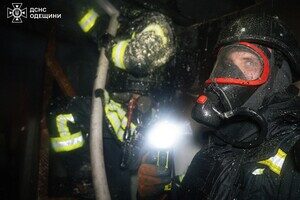Пожар в доме и повреждение лицея: последствия вечернего обстрела Одессы Пожар в доме и повреждение лицея: последствия вечернего обстрела Одессы