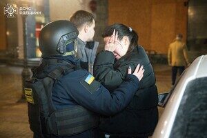 Пожар в доме и повреждение лицея: последствия вечернего обстрела Одессы Пожар в доме и повреждение лицея: последствия вечернего обстрела Одессы