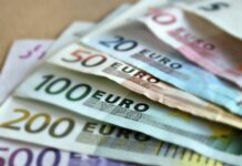 «Це має бути розв’язано»: як у ЄС розподілять заморожені 210 мільярдів євро