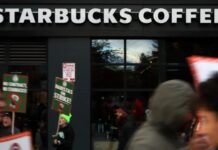 Starbucks выплатит $35 млн сотрудникам в Нью-Йорке за нарушения трудового законодательства