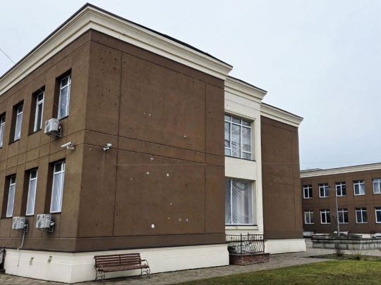Три доби батьки та вчителі Unique School в Чайках ліквідовували наслідки вибуху «Шахеда»