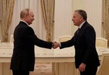 Без змін: про що говорив путін з посланцями президента США