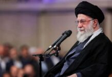 Хаменеи назвал протестующих «вандалами, угождающими Трампу»