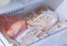 Морозилка — не чарівна скринька: скільки насправді можна зберігати м’ясо без втрати якості