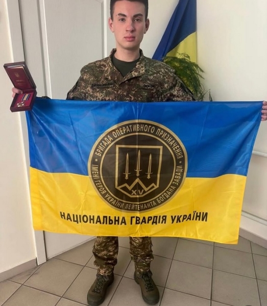 «Заявити в полоні, що ти гей, — це самогубство»: захисник «Азовсталі», активіст ЛГБТІК+спільноти Олександр Деменко про випробування під час повномасштабної війни