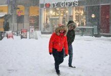 Зимний шторм в США: сотни тысяч людей остались без электричества