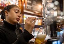 Безработица в Великобритании достигла максимума за пять лет