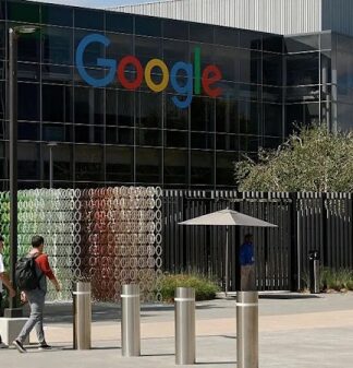 Сотрудники Google требуют разорвать контракты с ICE