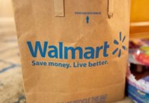 Walmart выплатит $100 млн за введение водителей-курьеров в заблуждение