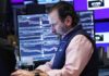 Нефть дорожает, рынки падают