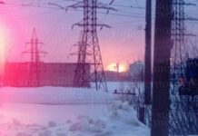 У Тольятті палає один із провідних хімзаводів рф: місцеві повідомляють про вибухи та пожежу (фото)