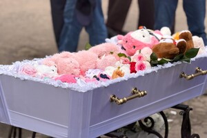 Двухлетняя девочка и пограничницы: что известно о жертвах обстрела Одессы 6 апреля Двухлетняя девочка и пограничницы: что известно о жертвах обстрела Одессы 6 апреля