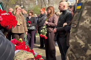 Двухлетняя девочка и пограничницы: что известно о жертвах обстрела Одессы 6 апреля Двухлетняя девочка и пограничницы: что известно о жертвах обстрела Одессы 6 апреля