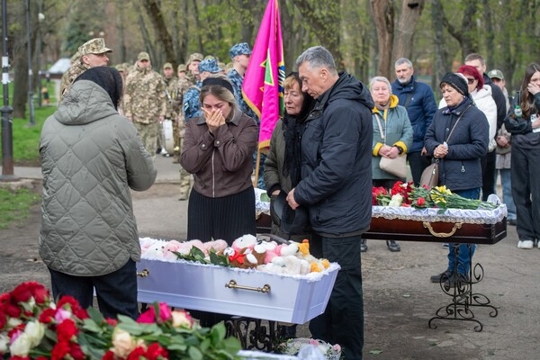Двухлетняя девочка и пограничницы: что известно о жертвах обстрела Одессы 6 апреля Двухлетняя девочка и пограничницы: что известно о жертвах обстрела Одессы 6 апреля