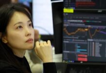 Нефть ненадолго упала ниже $100 на фоне заявлений Трампа об Иране