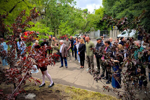 В честь погибших детей: в Одессе заложили яблоневый "Сад памяти"